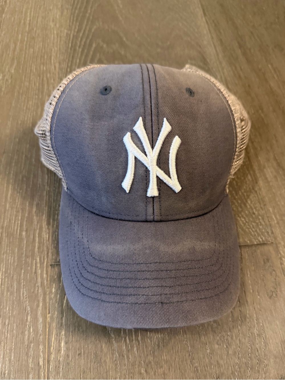‘47 Brand New York Yankees Navy Trucker Snapback hat